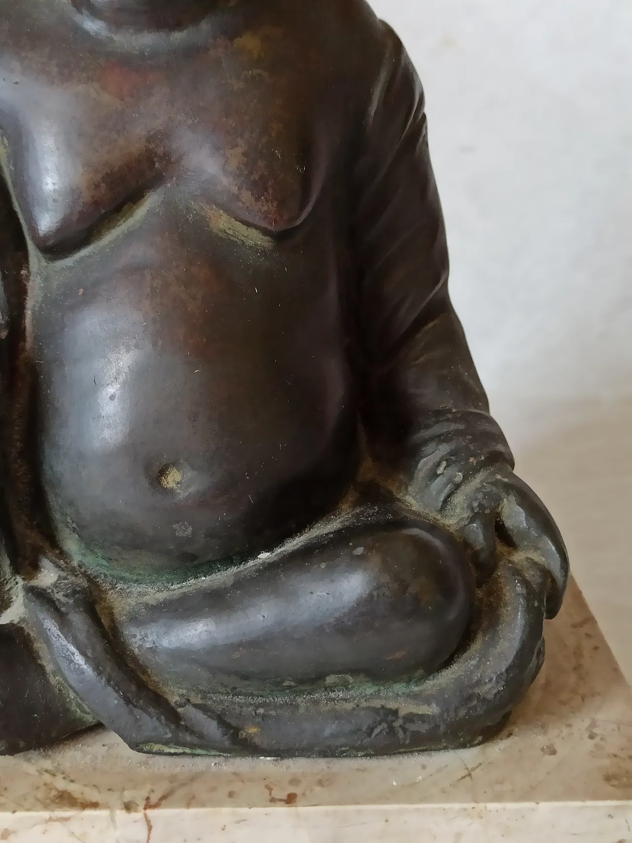 Scultura Buddha seduto in bronzo con base in marmo, '800 10