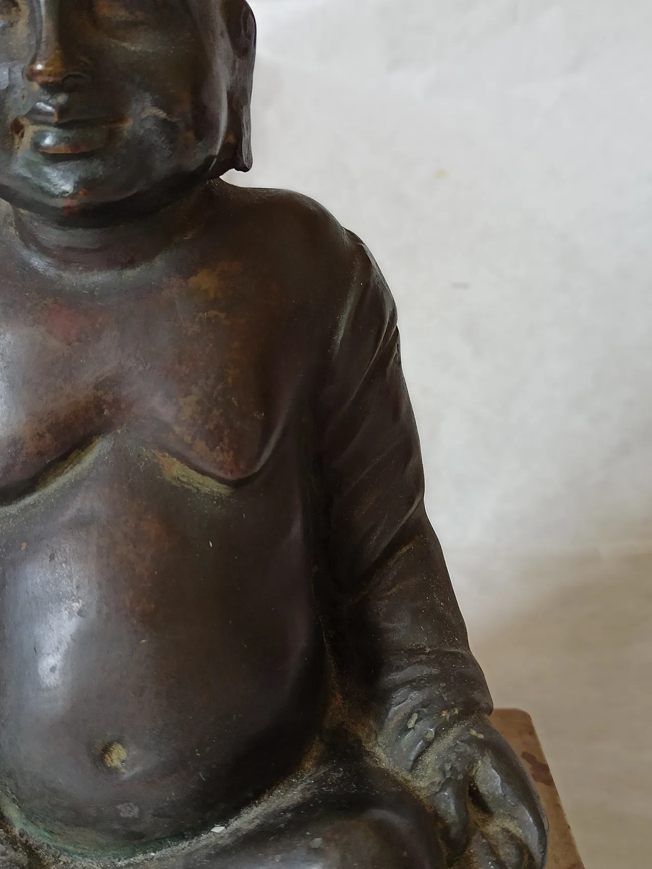 Scultura Buddha seduto in bronzo con base in marmo, '800 11