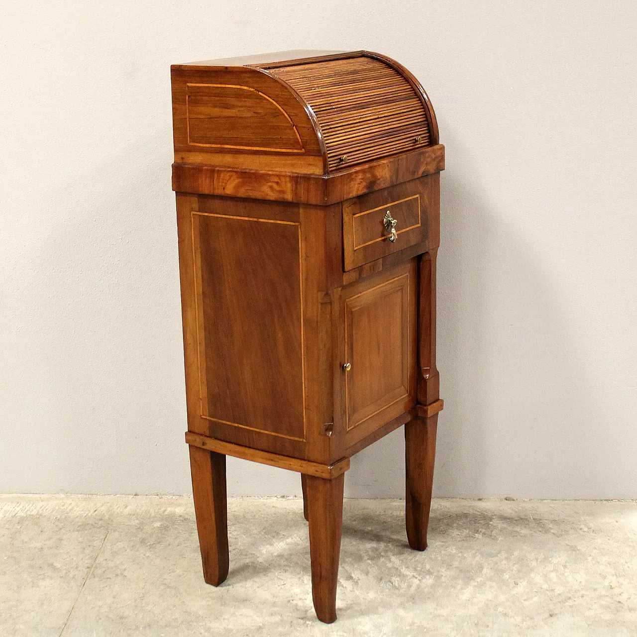 Direttorio bedside table in 18th century Italian inlaid walnut 4