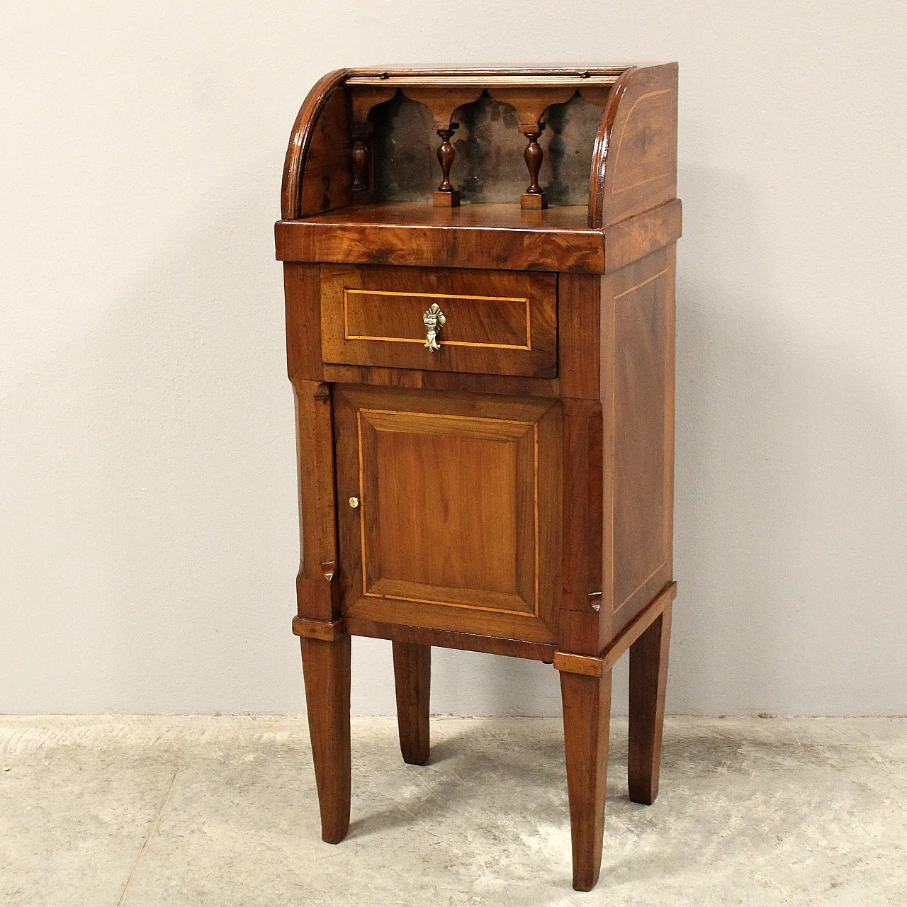 Direttorio bedside table in 18th century Italian inlaid walnut 5
