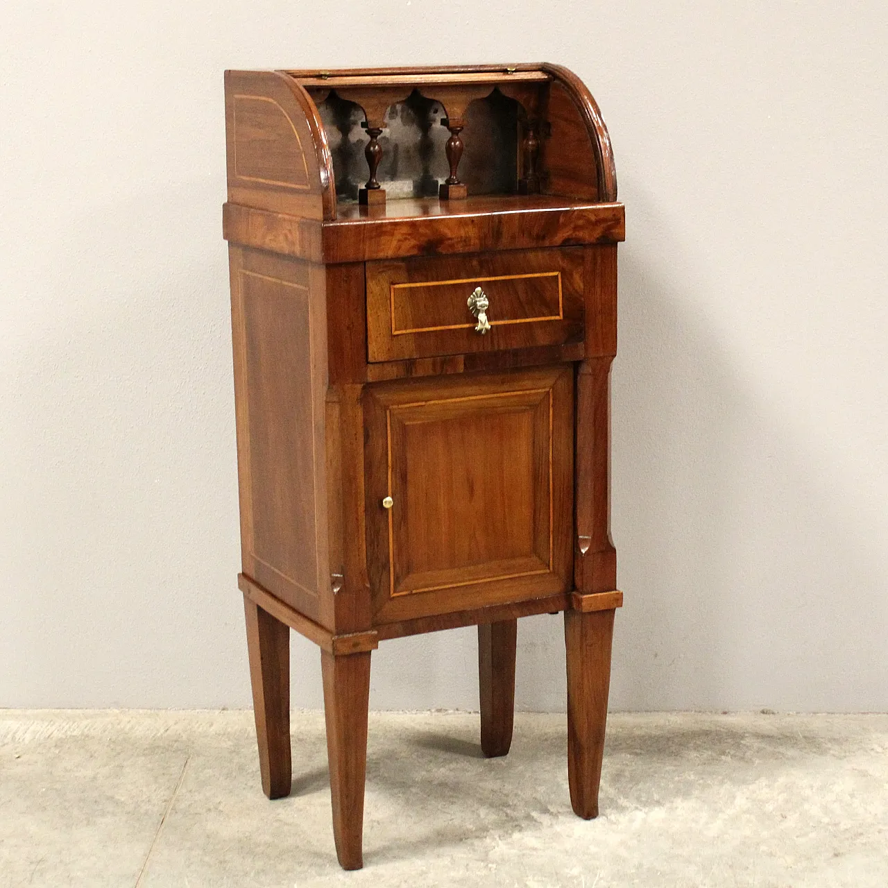 Direttorio bedside table in 18th century Italian inlaid walnut 6