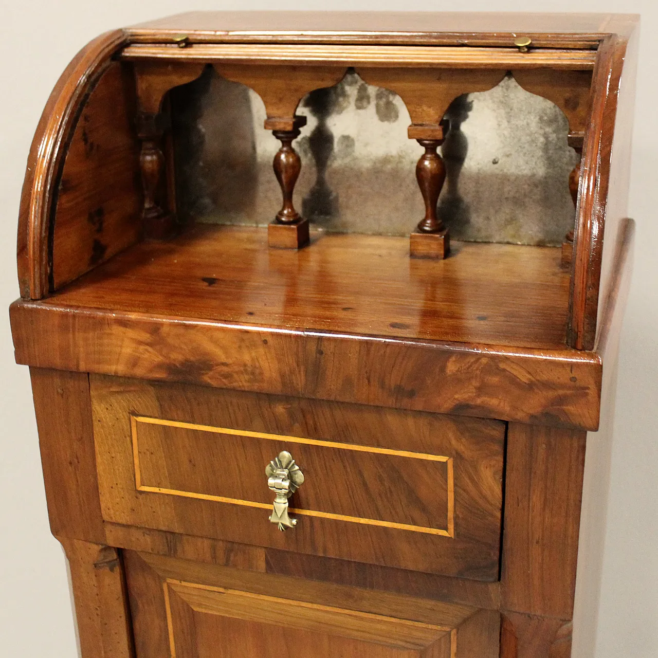 Direttorio bedside table in 18th century Italian inlaid walnut 13