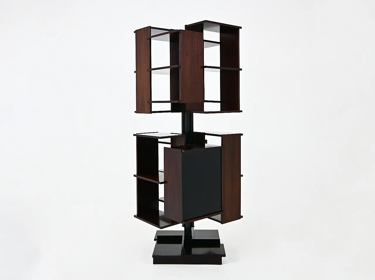 Libreria "Centro" di Claudio Salocchi per Sormani, anni '60 1