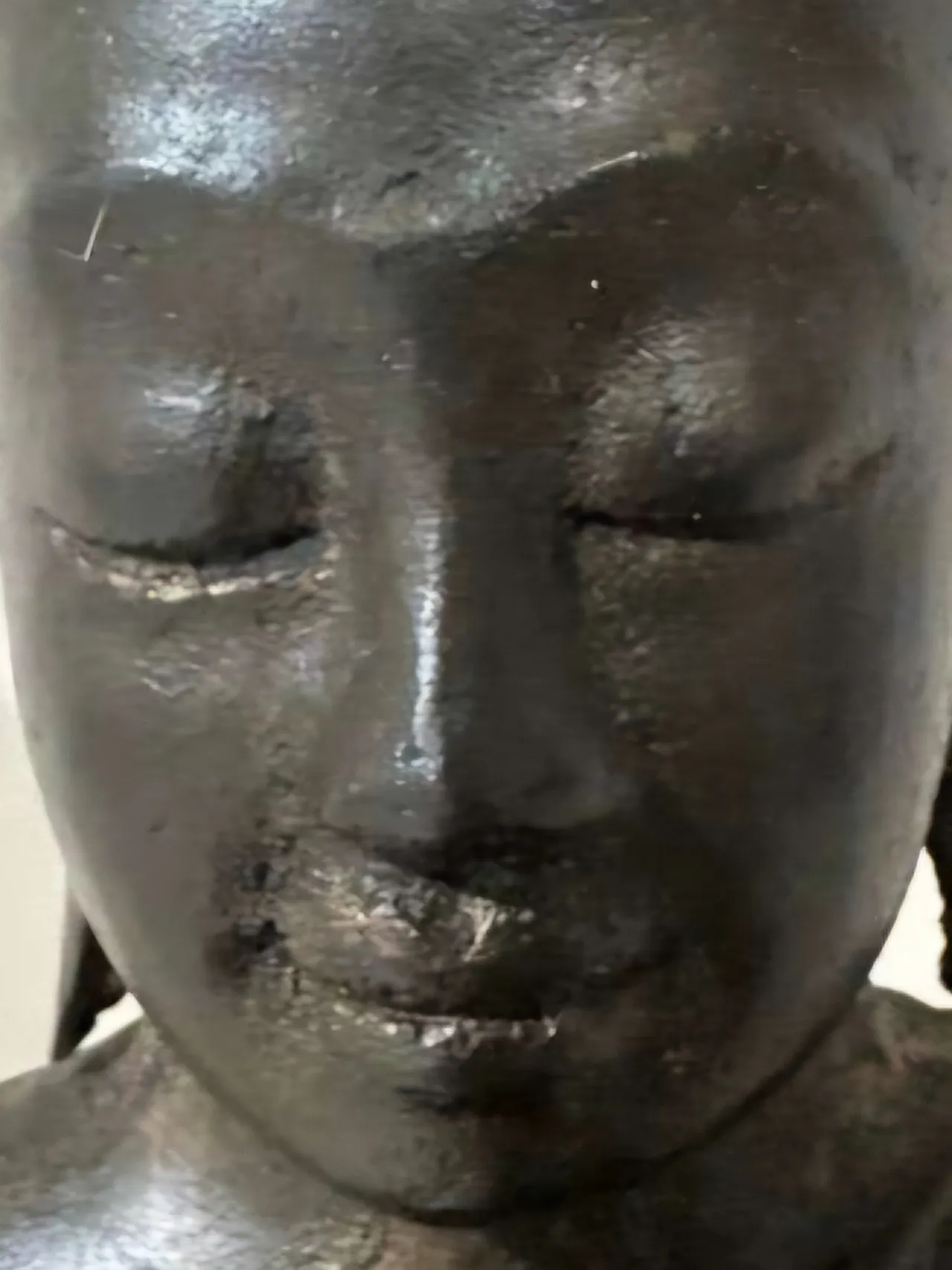 First seated Buddha in Ayutthaya, traces of original gilding, 1600 3