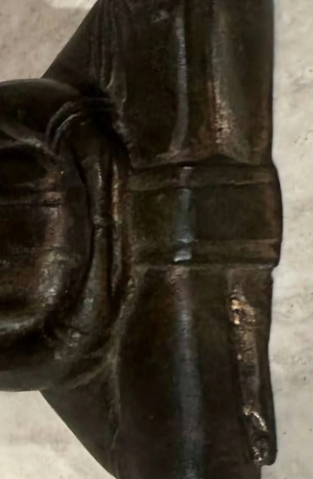 First seated Buddha in Ayutthaya, traces of original gilding, 1600 6