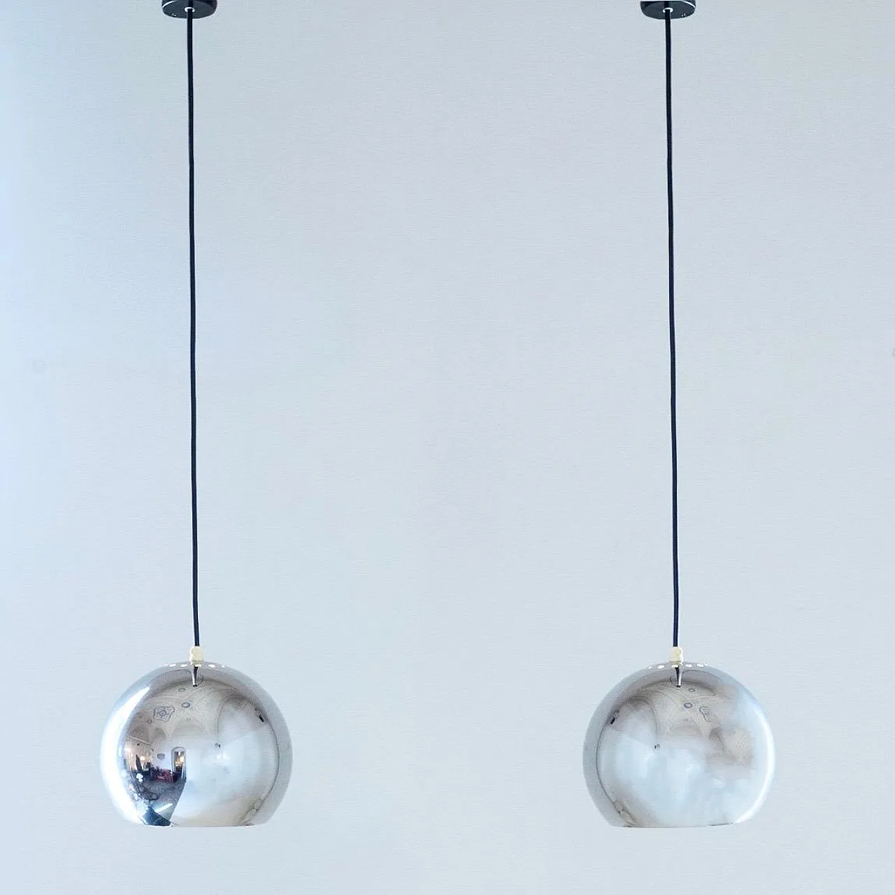 Pair of "Eyeball" pendant lamps by Goffredo Reggiani, 70s 1