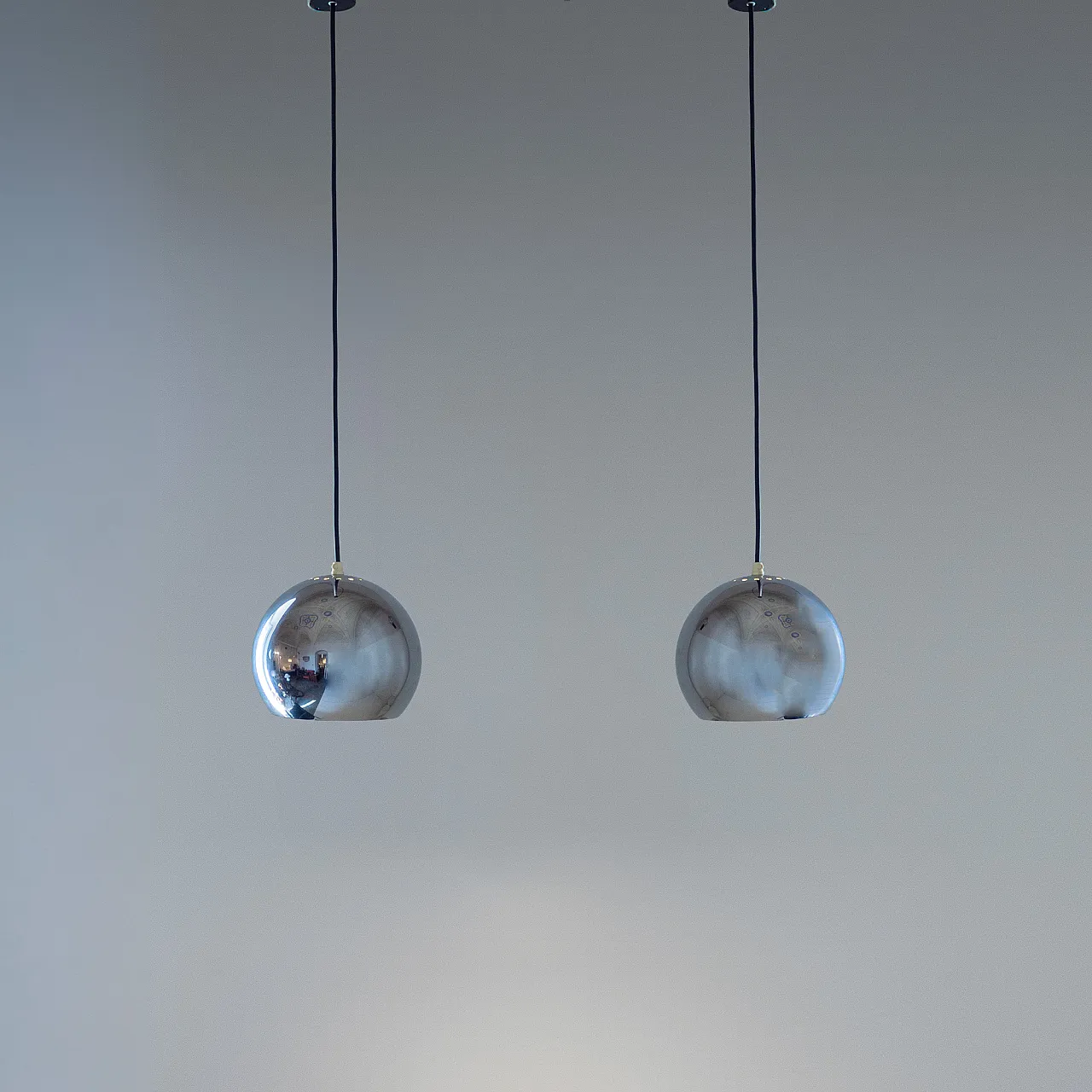 Pair of "Eyeball" pendant lamps by Goffredo Reggiani, 70s 3