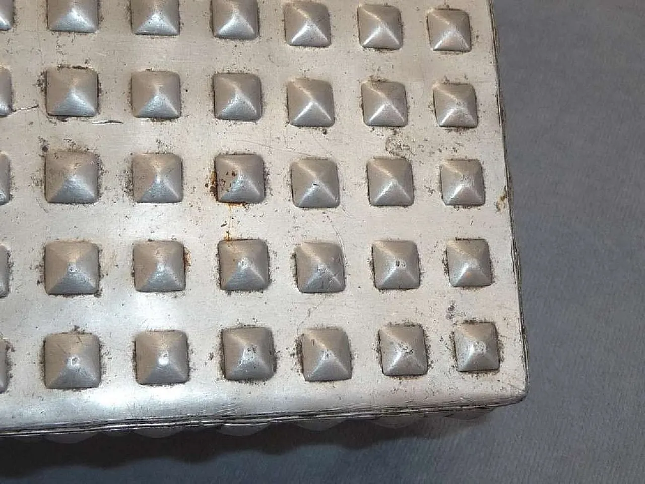 Art Nouveau Aluminium Bonbon Box, Josef Hoffmann Design, 1910s 6