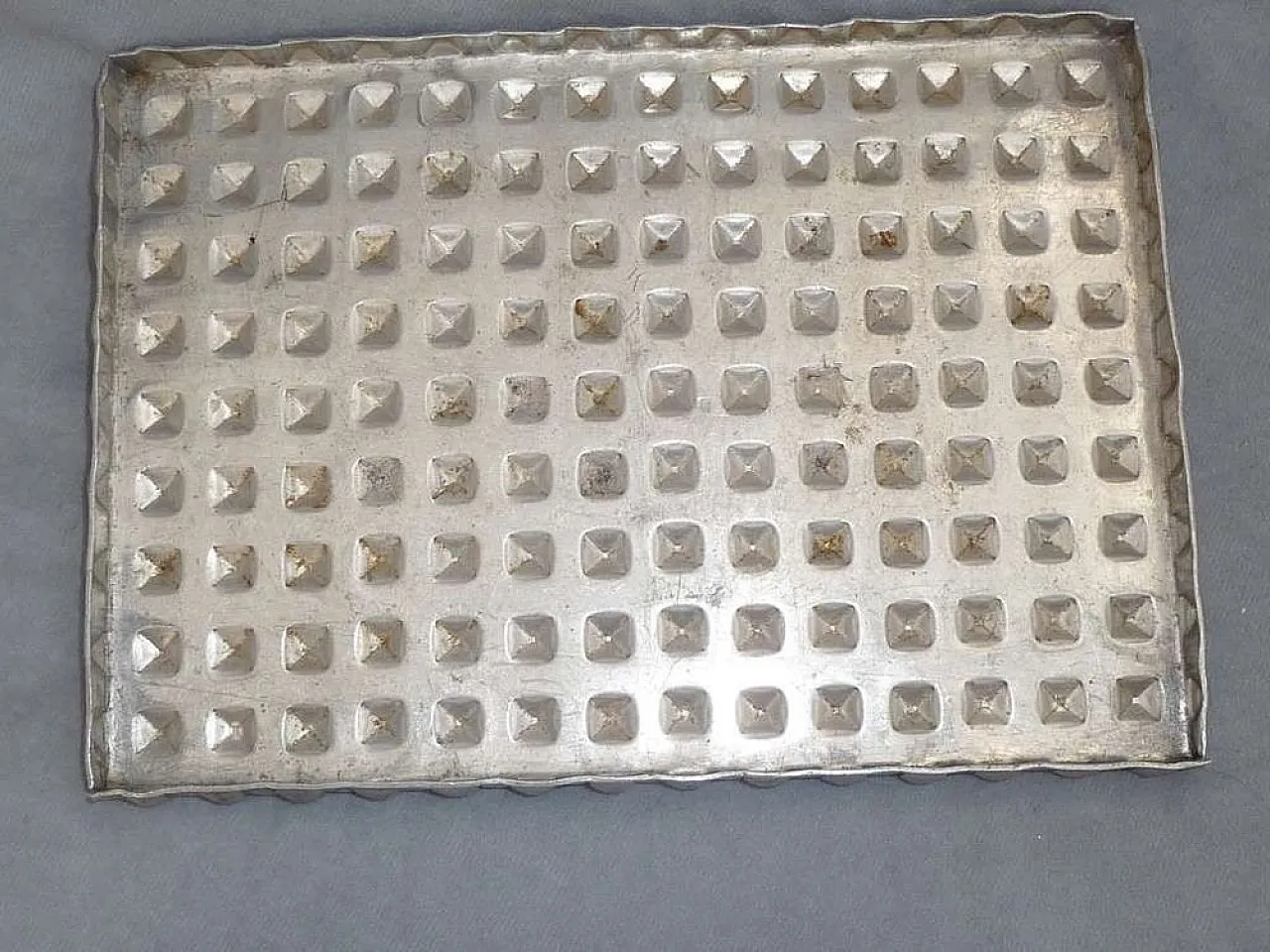 Art Nouveau Aluminium Bonbon Box, Josef Hoffmann Design, 1910s 13