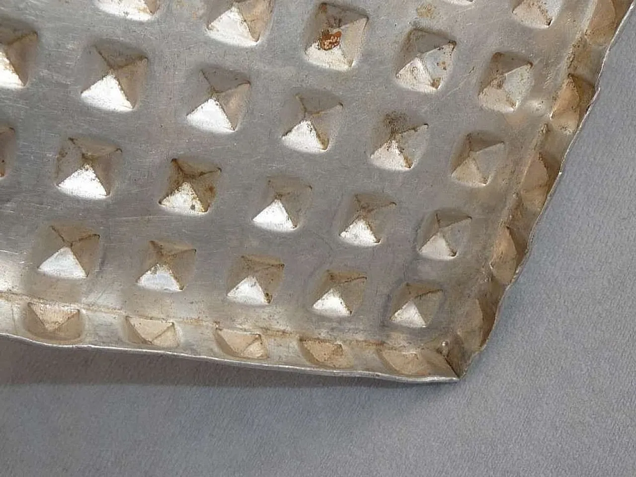 Art Nouveau Aluminium Bonbon Box, Josef Hoffmann Design, 1910s 15