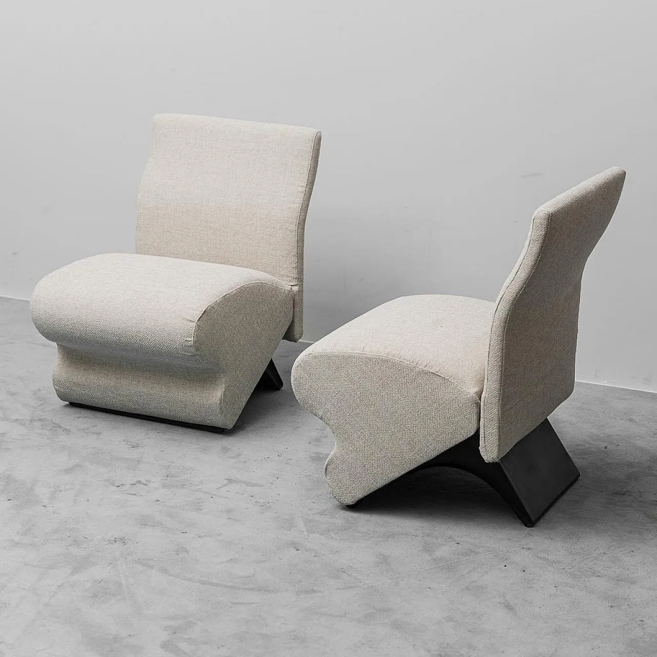 Pair of armchairs in light fabric, 1970s 1