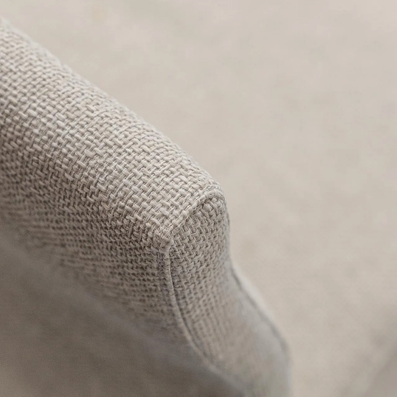 Pair of armchairs in light fabric, 1970s 2