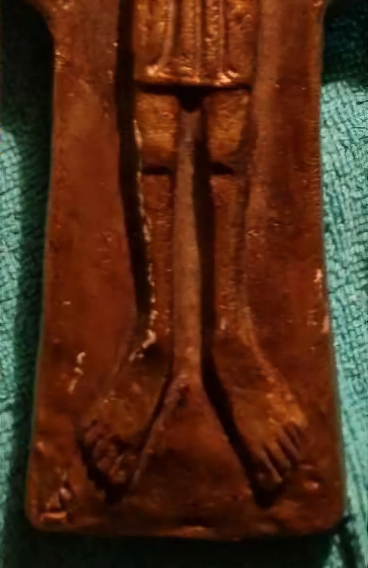 Continental bronze devotional crucifix sculpture, 18th century 7