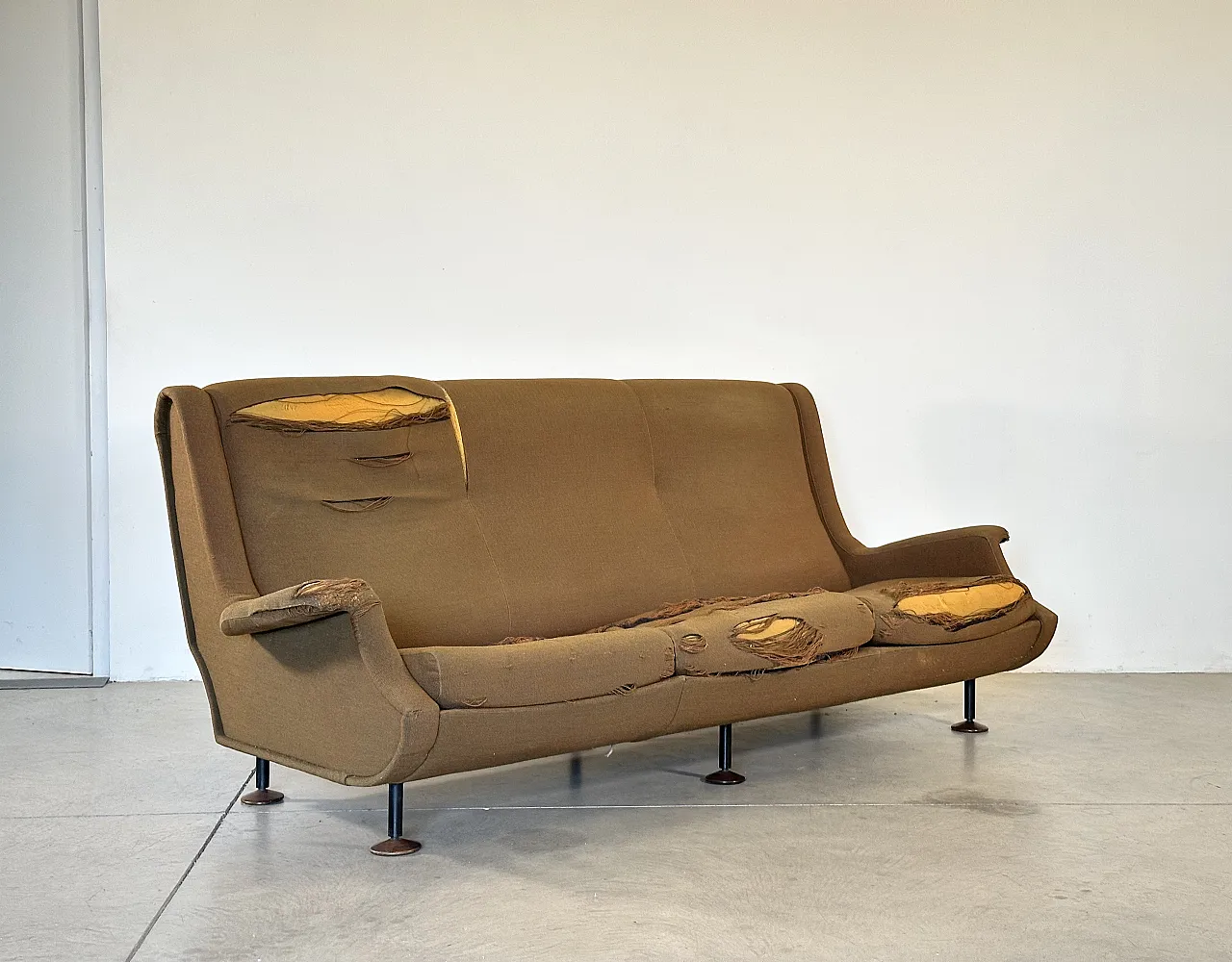 Regent model sofa by Marco Zanuso for Arflex in the 1950s 1