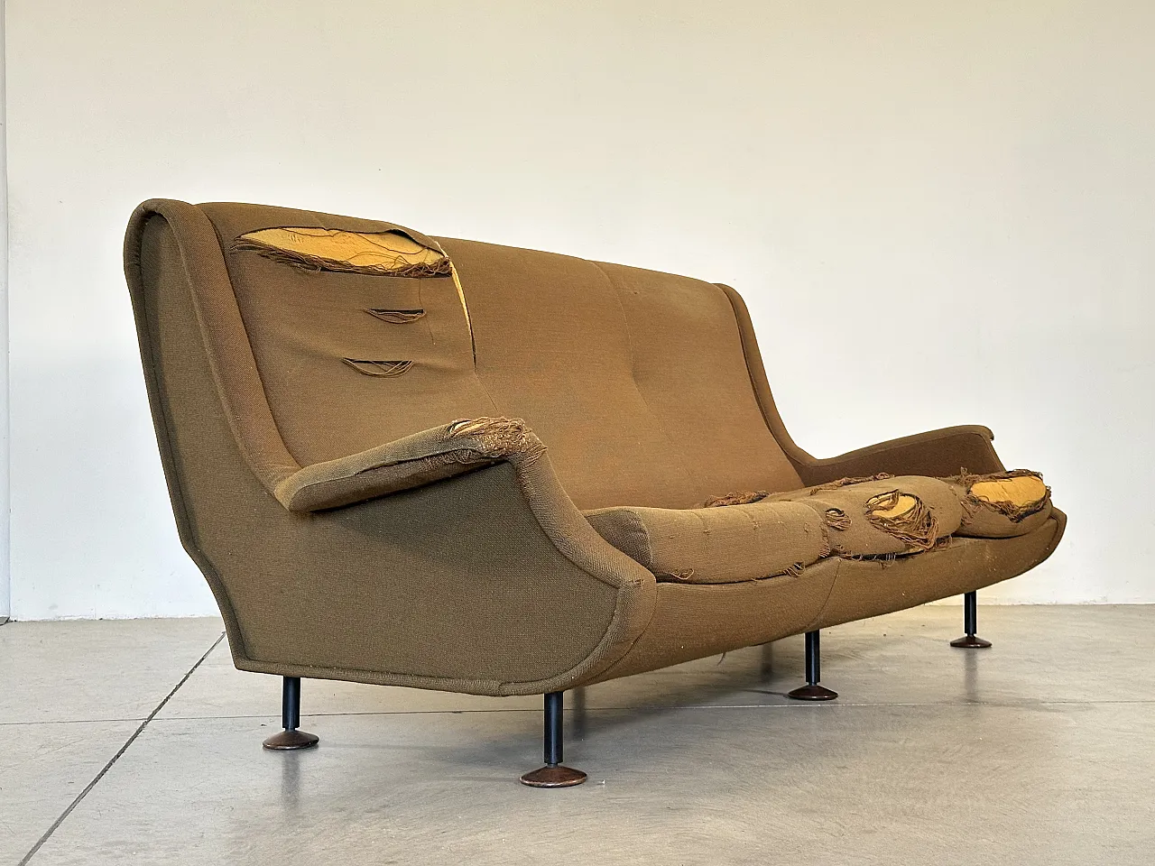 Regent model sofa by Marco Zanuso for Arflex in the 1950s 6
