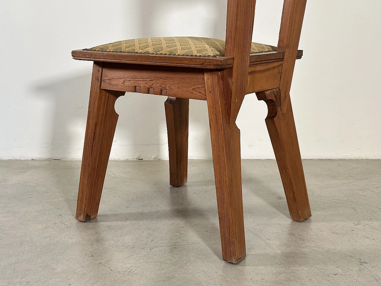 Pair of larch wood chairs, 1930s 18