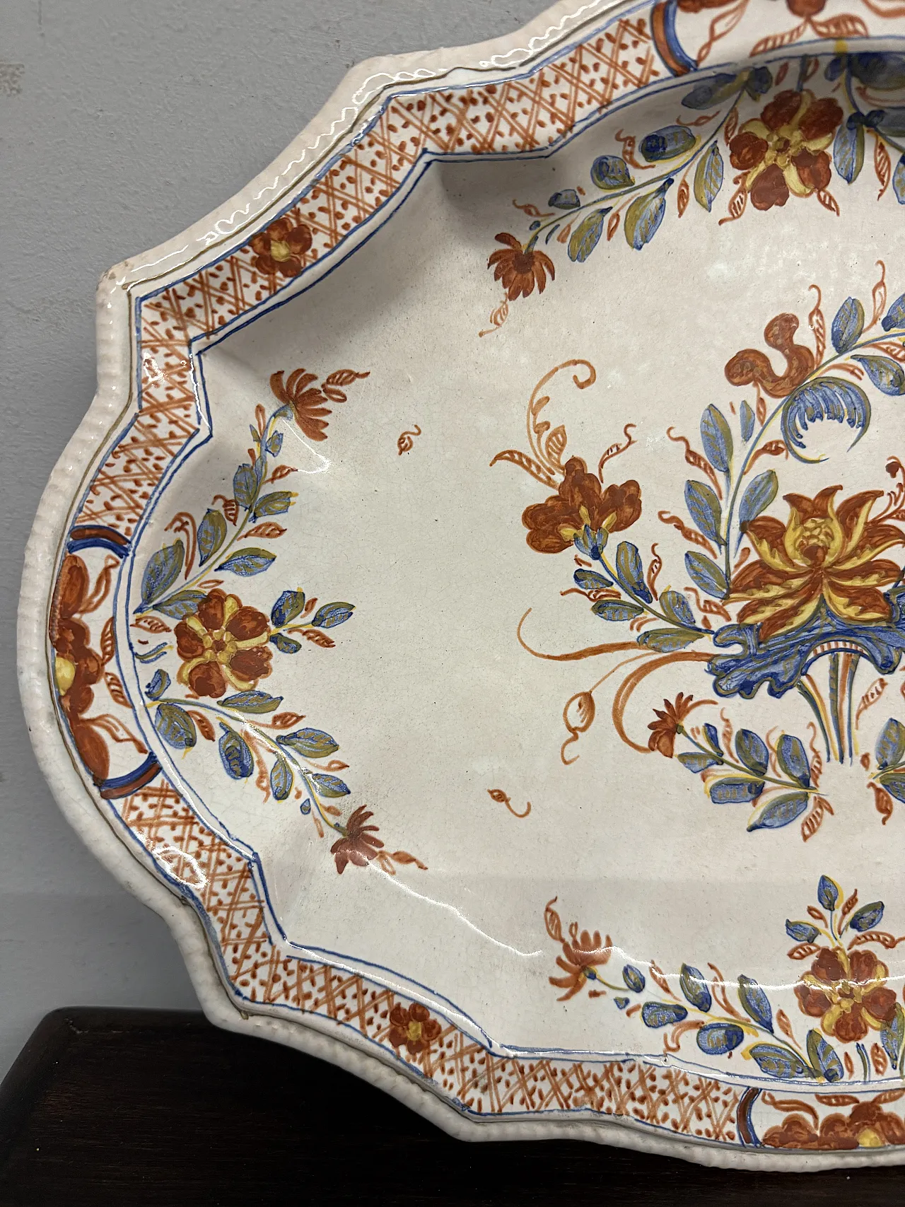 Tray plate, Ferniani manufacture, Faenza, 18th century 3