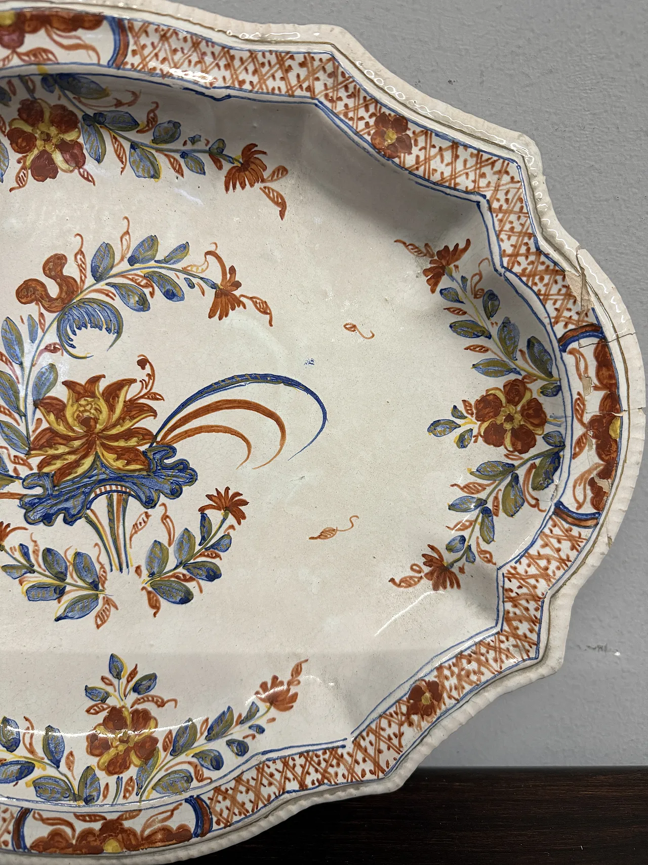 Tray plate, Ferniani manufacture, Faenza, 18th century 5