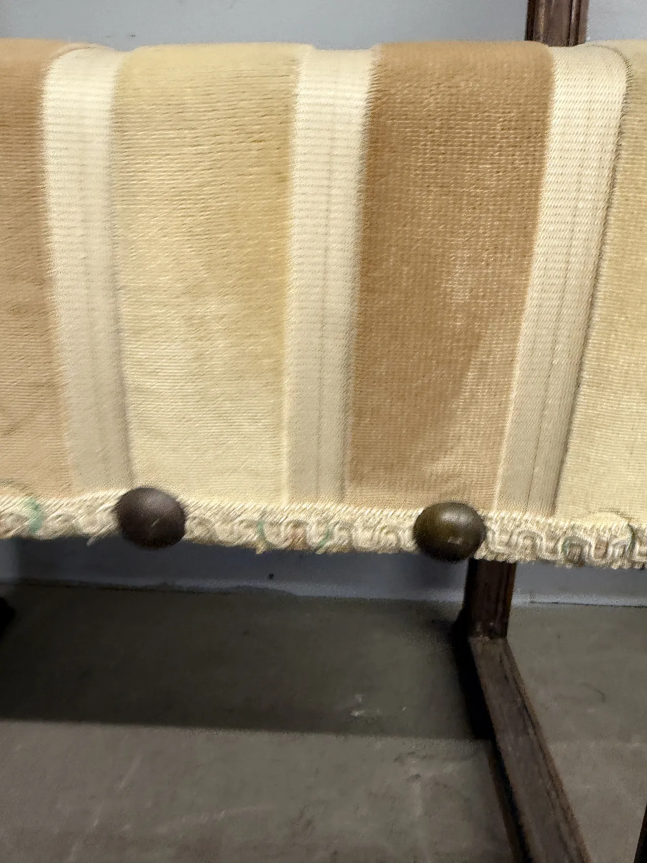 Walnut armchair,  17th century 8