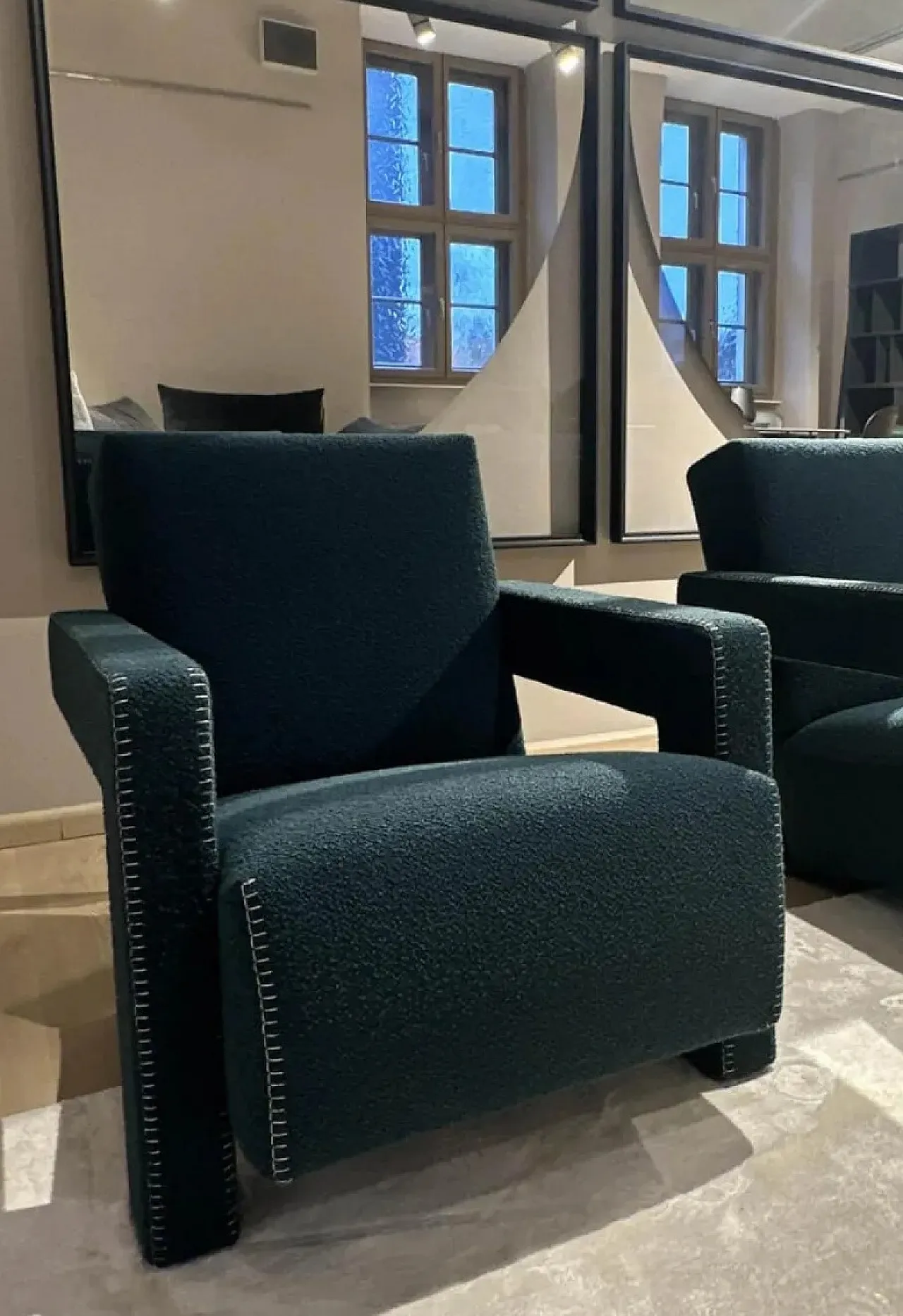 Coppia di poltrone Utrecht 637 in bouclé ottanio blu, 2025 8