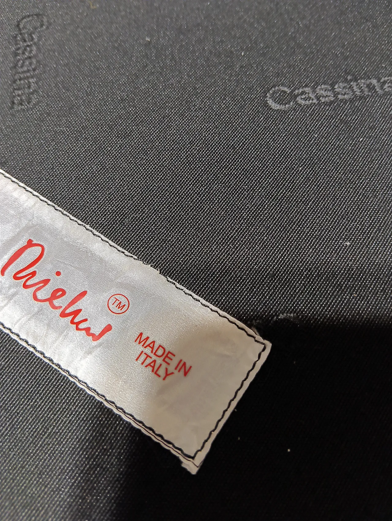 Coppia di poltrone Utrecht 637 in bouclé ottanio blu, 2025 19