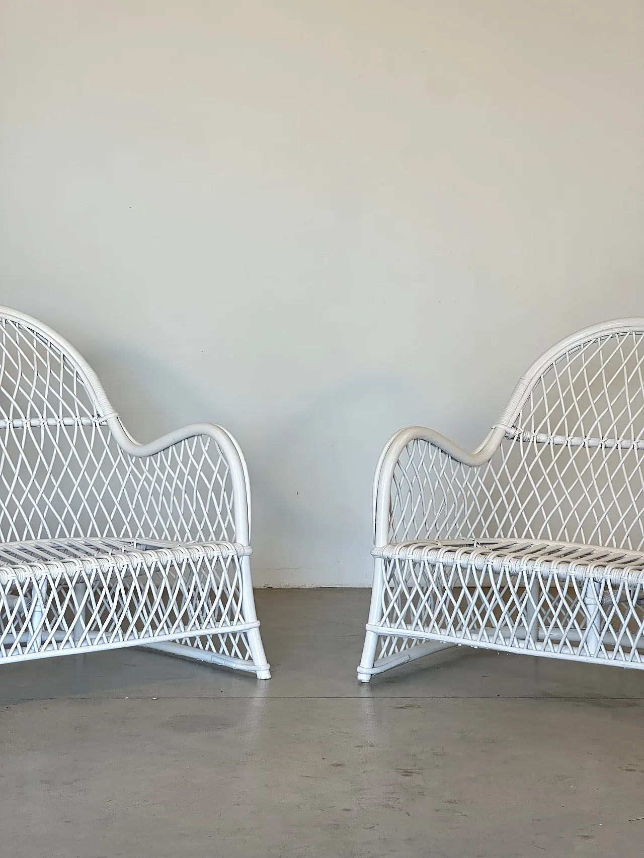 Pair of white lacquered bamboo sofas by Gervasoni, 1980s 2