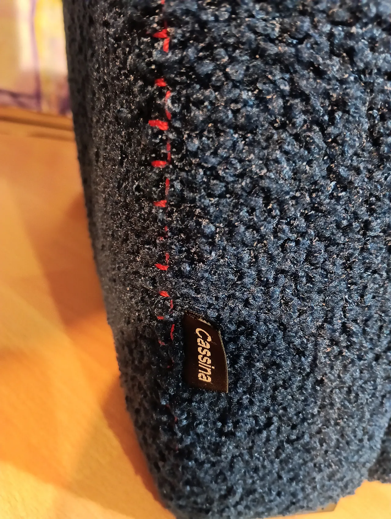 Coppia di Utrecht 637 Cassina in bouclé blu cuciture in rosso, 2000 112