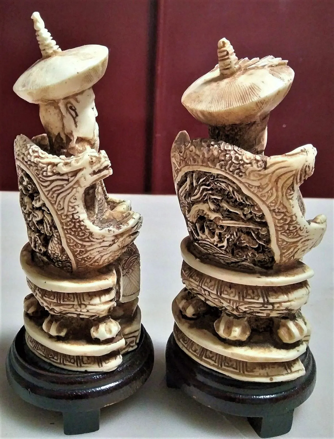Emperor and empress chinese sculptures in buffalo bone Qing dynasty 7