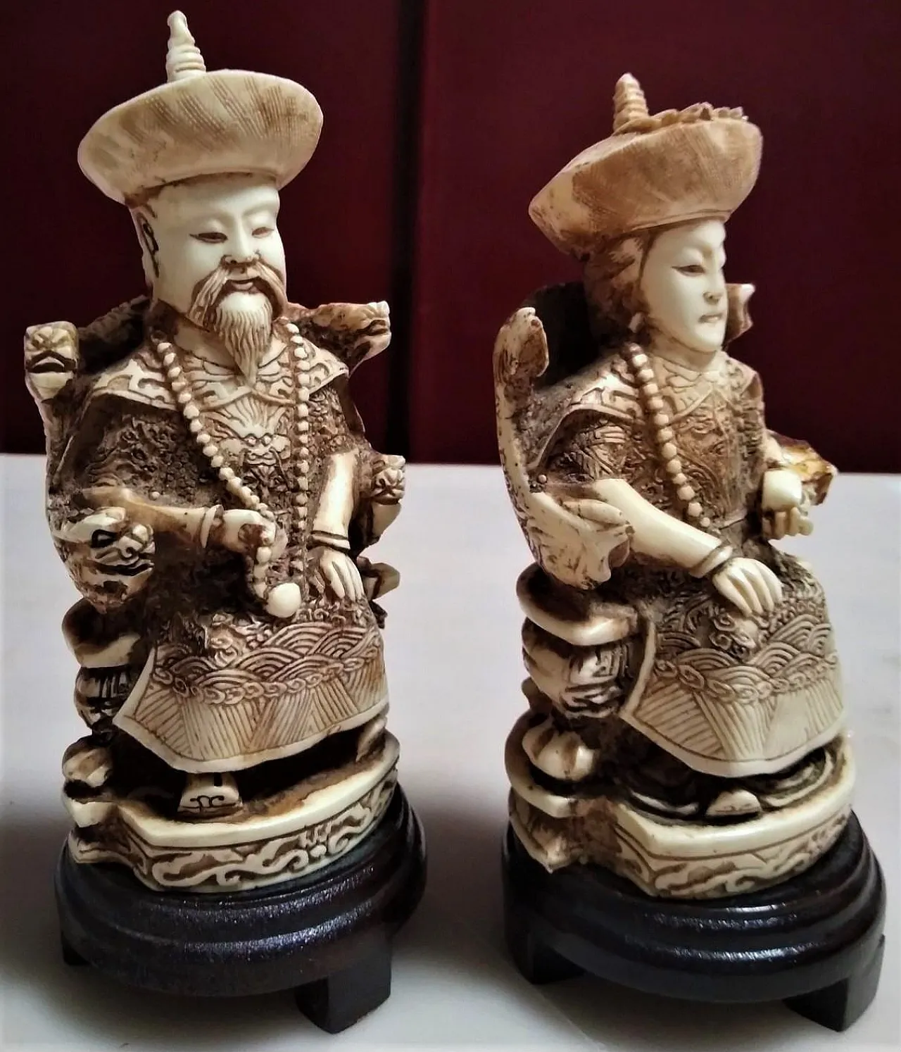Emperor and empress chinese sculptures in buffalo bone Qing dynasty 11