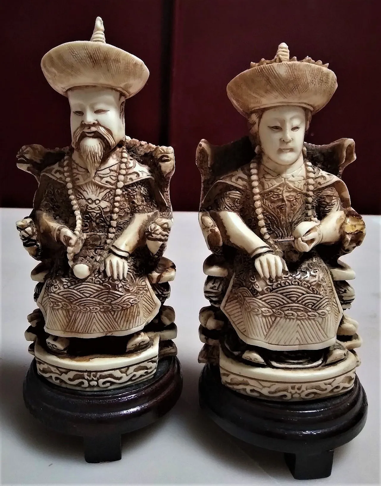 Emperor and empress chinese sculptures in buffalo bone Qing dynasty 14
