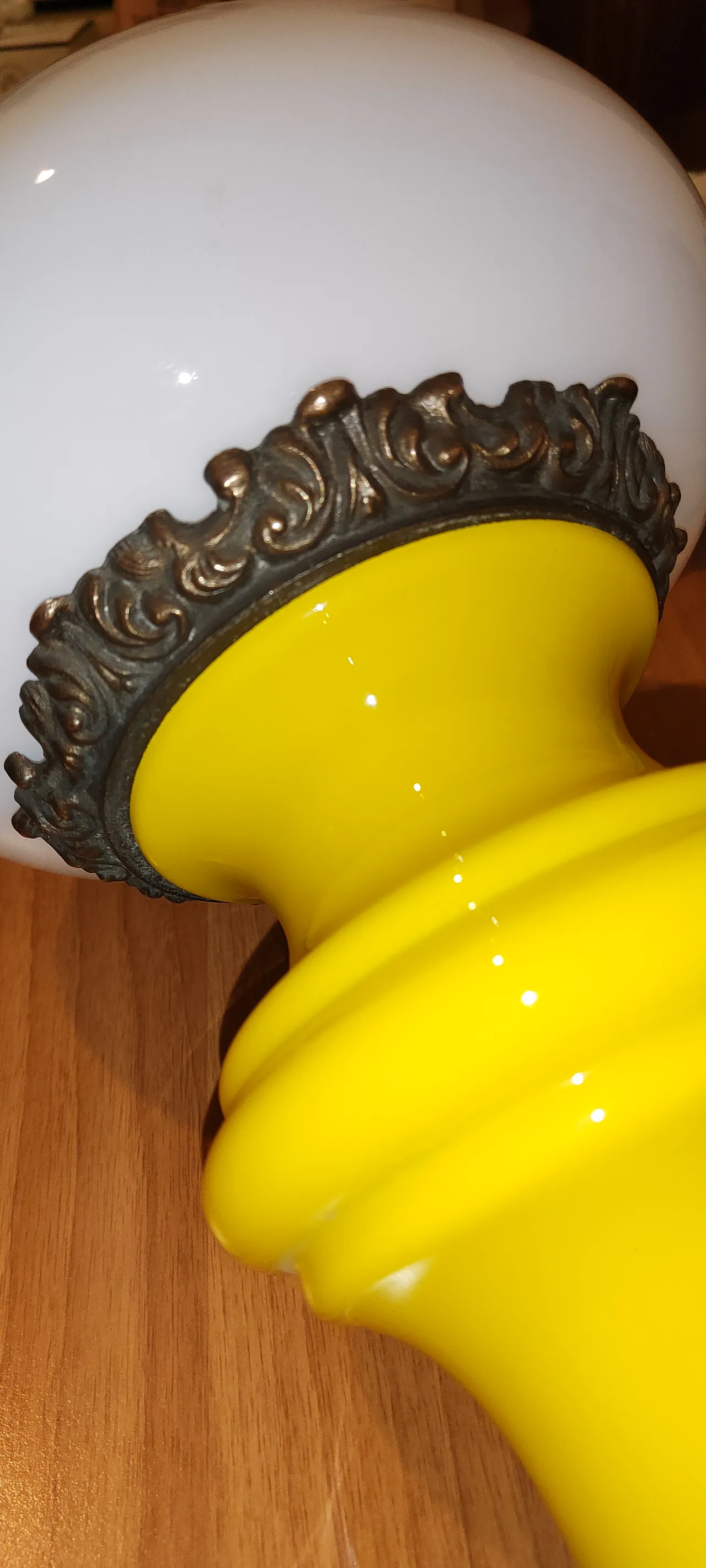 Pendant lamp in opaline glass and brass. Italy, 60s 7