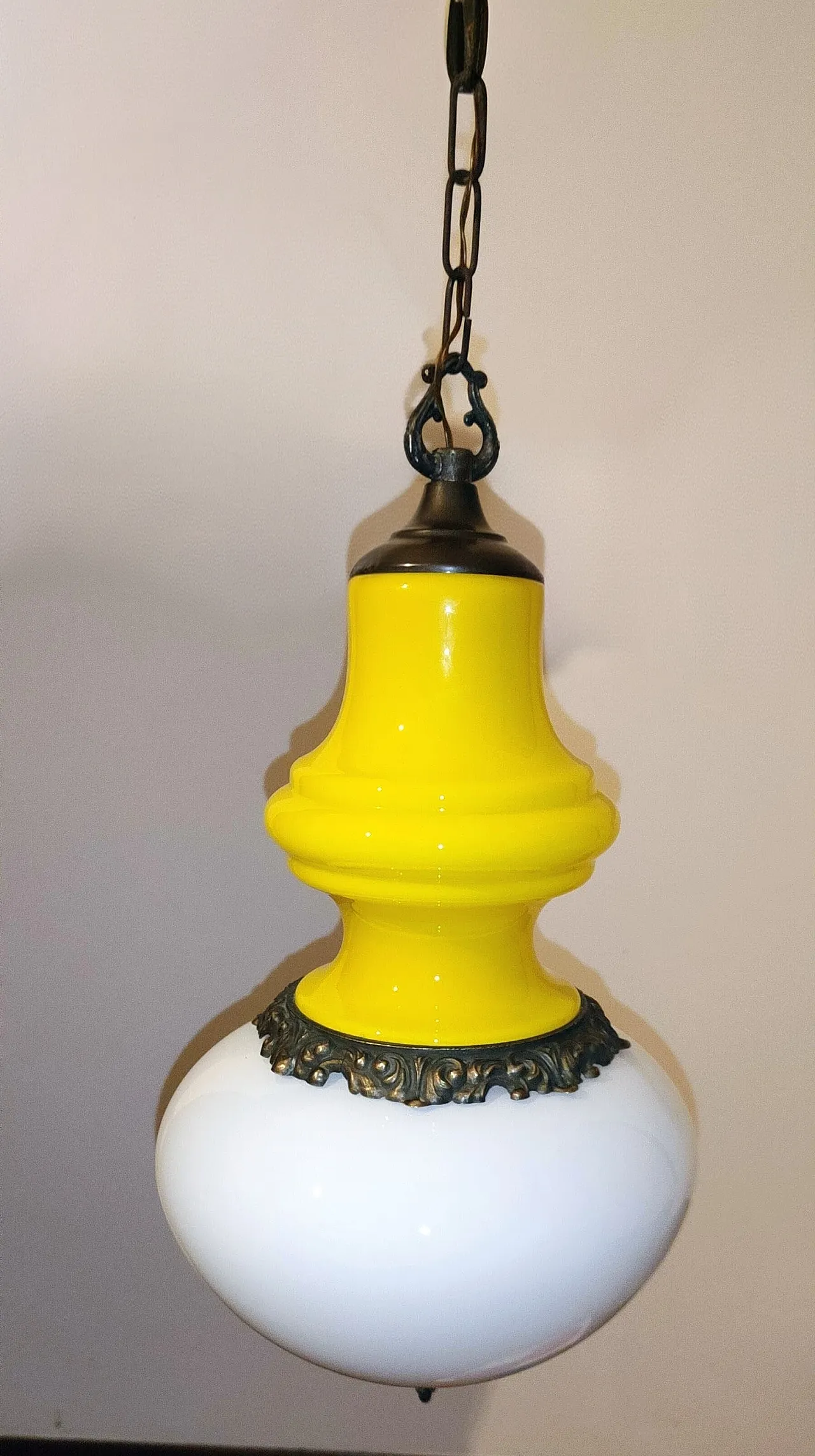 Pendant lamp in opaline glass and brass. Italy, 60s 10