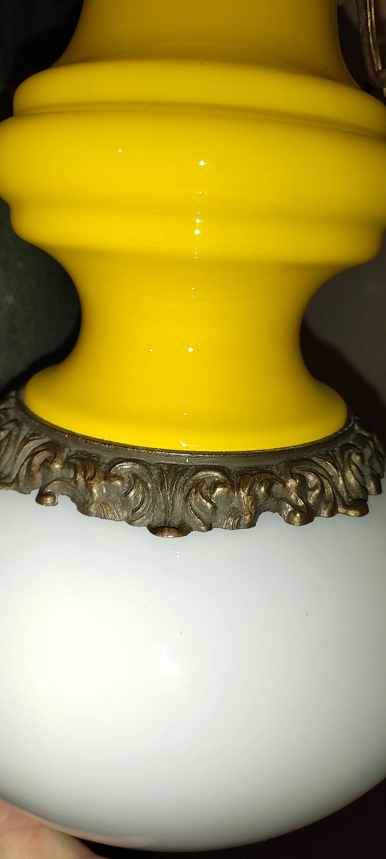 Pendant lamp in opaline glass and brass. Italy, 60s 13