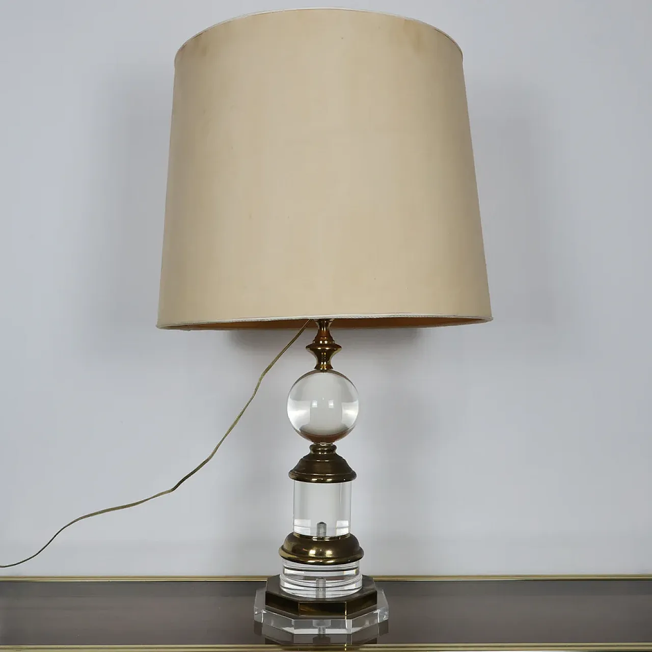 Hollywood Regency acrylic brass lamp, 1970s 3