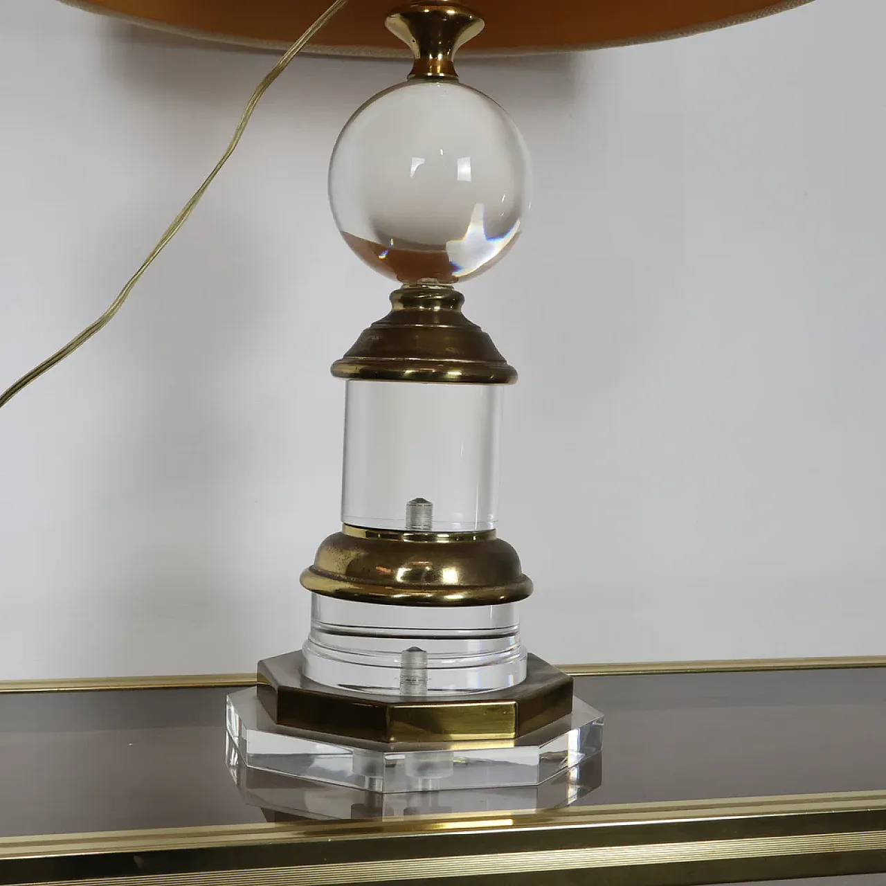 Hollywood Regency acrylic brass lamp, 1970s 5