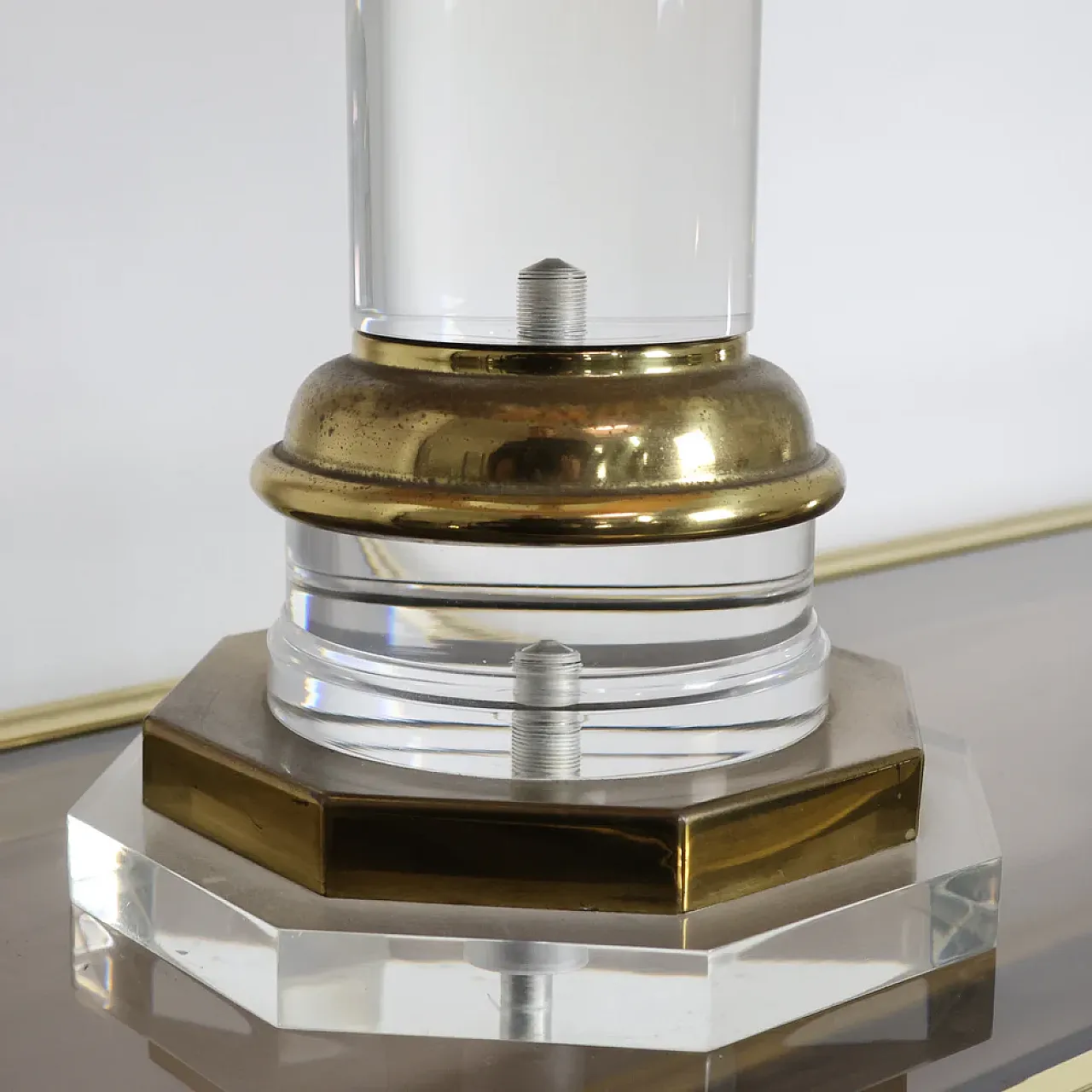 Hollywood Regency acrylic brass lamp, 1970s 9