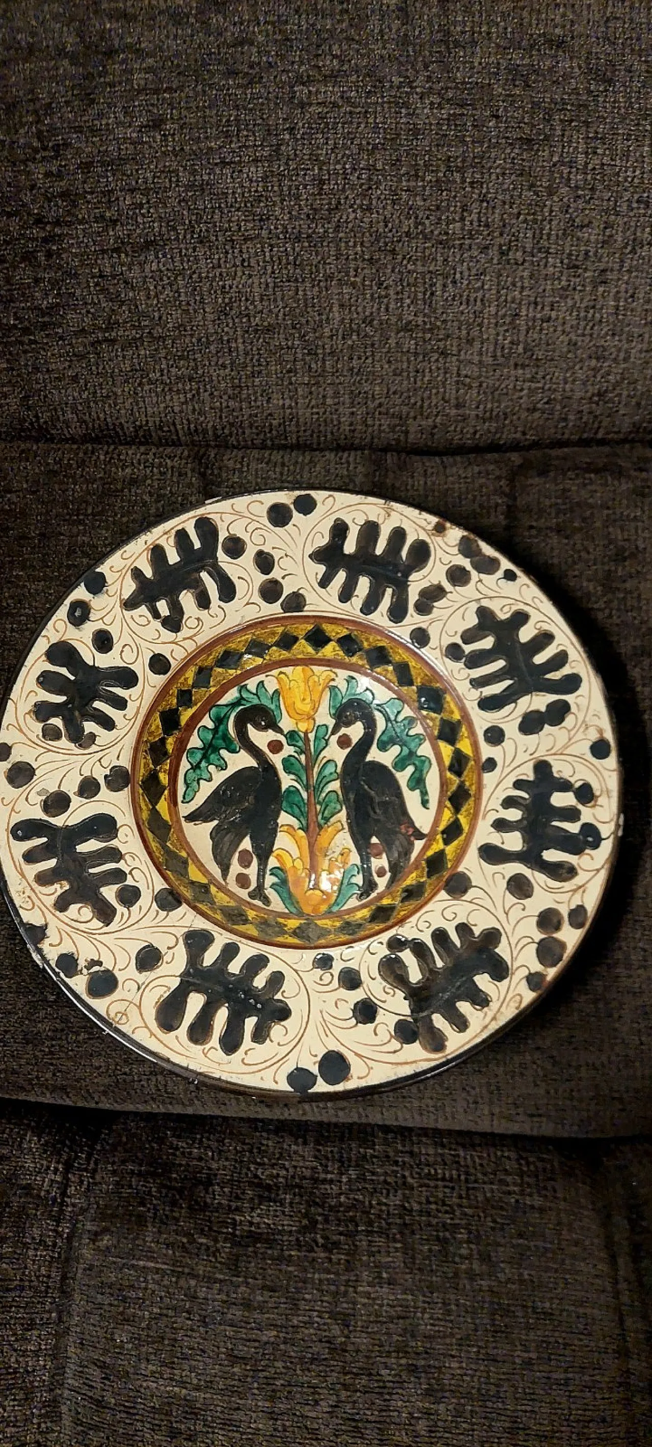 Piatto in ceramica con decoro policromo, primo '900 2