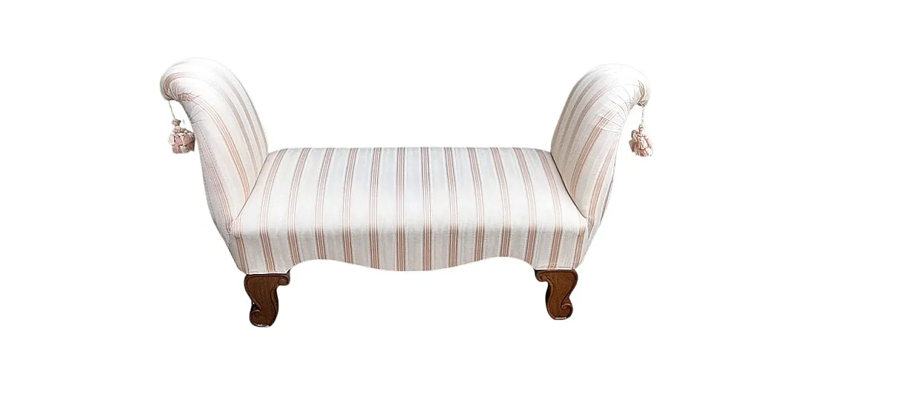 Scendiletto in legno lavorato e stoffa, anni '60 1