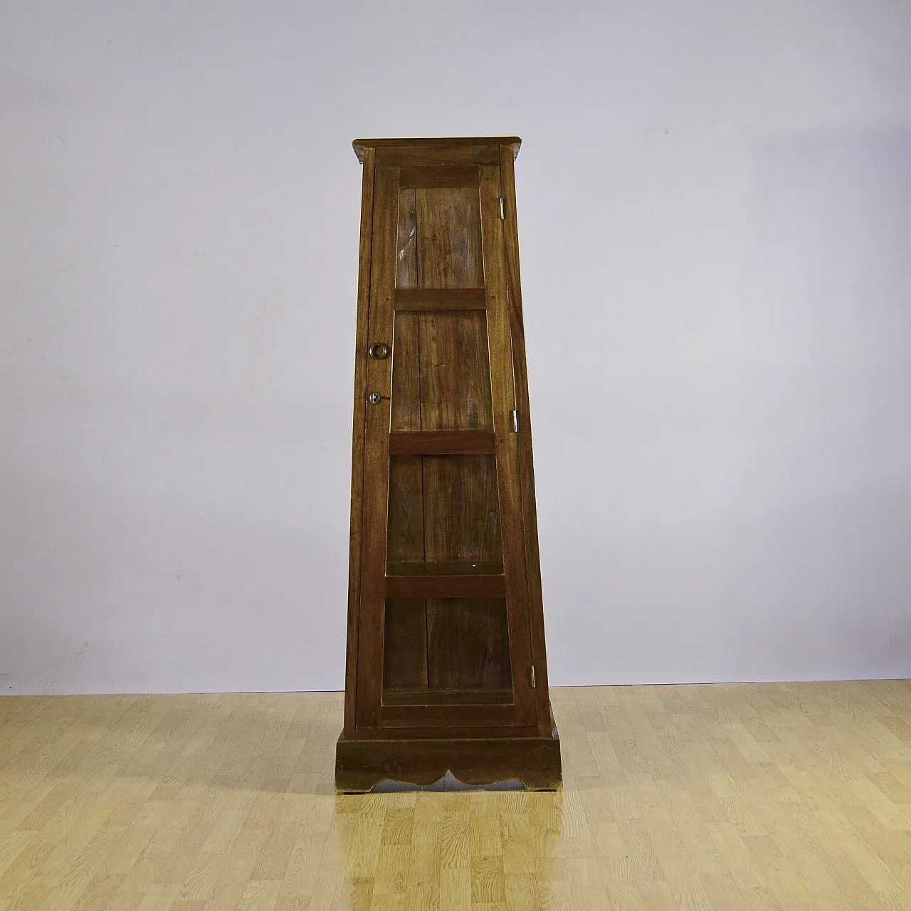 Four-tier teak pyramid display case, early 20th century 3