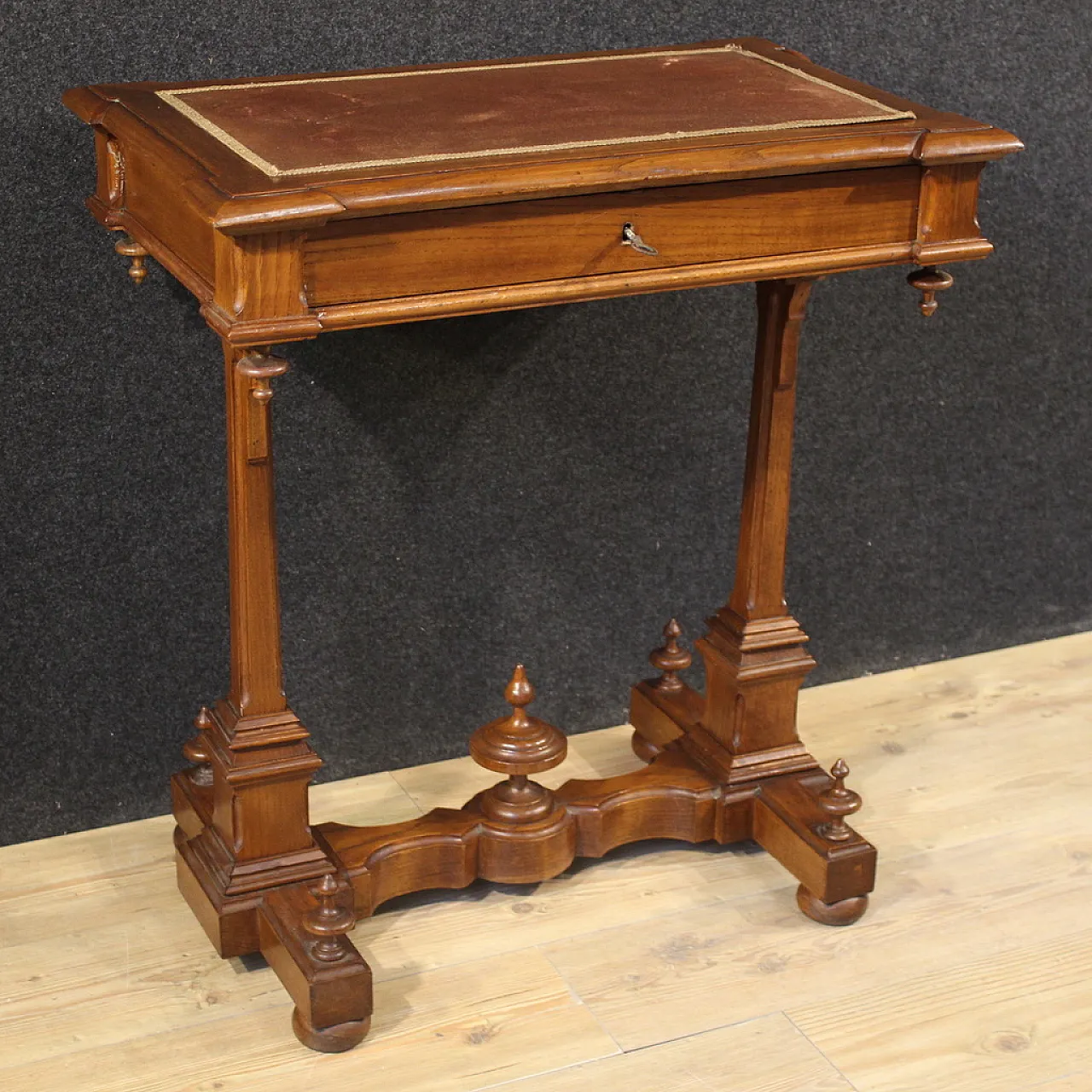 Italian writing table, 19th century 1
