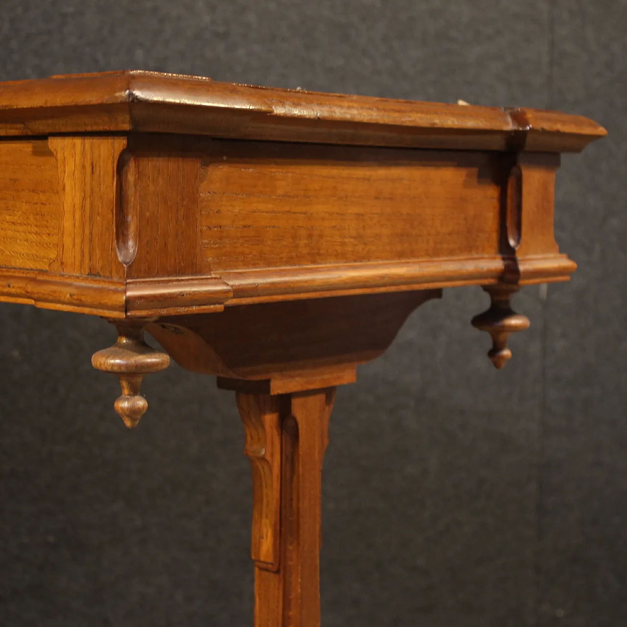 Italian writing table, 19th century 10