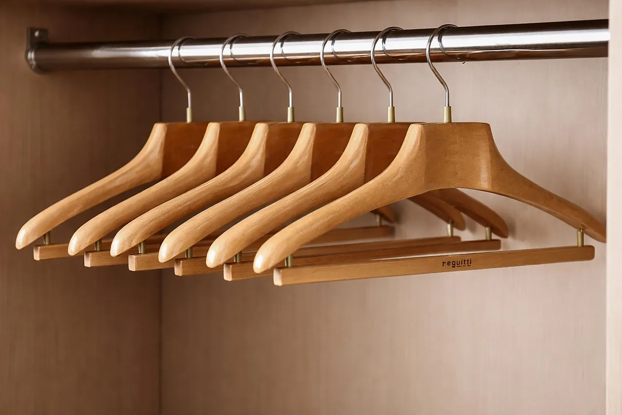 Fratelli Reguitti branded hangers, late 20th century 3