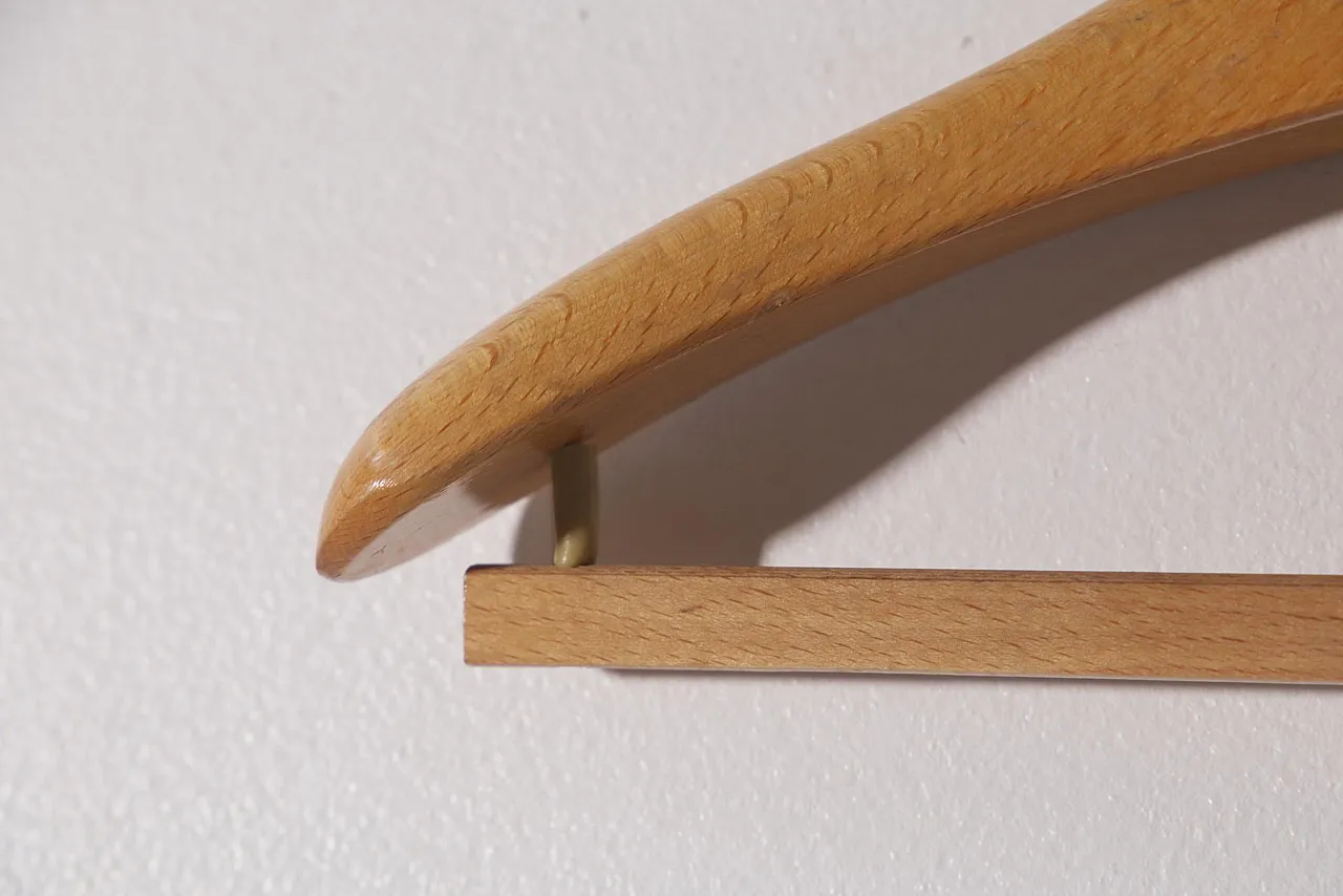 Fratelli Reguitti branded hangers, late 20th century 8