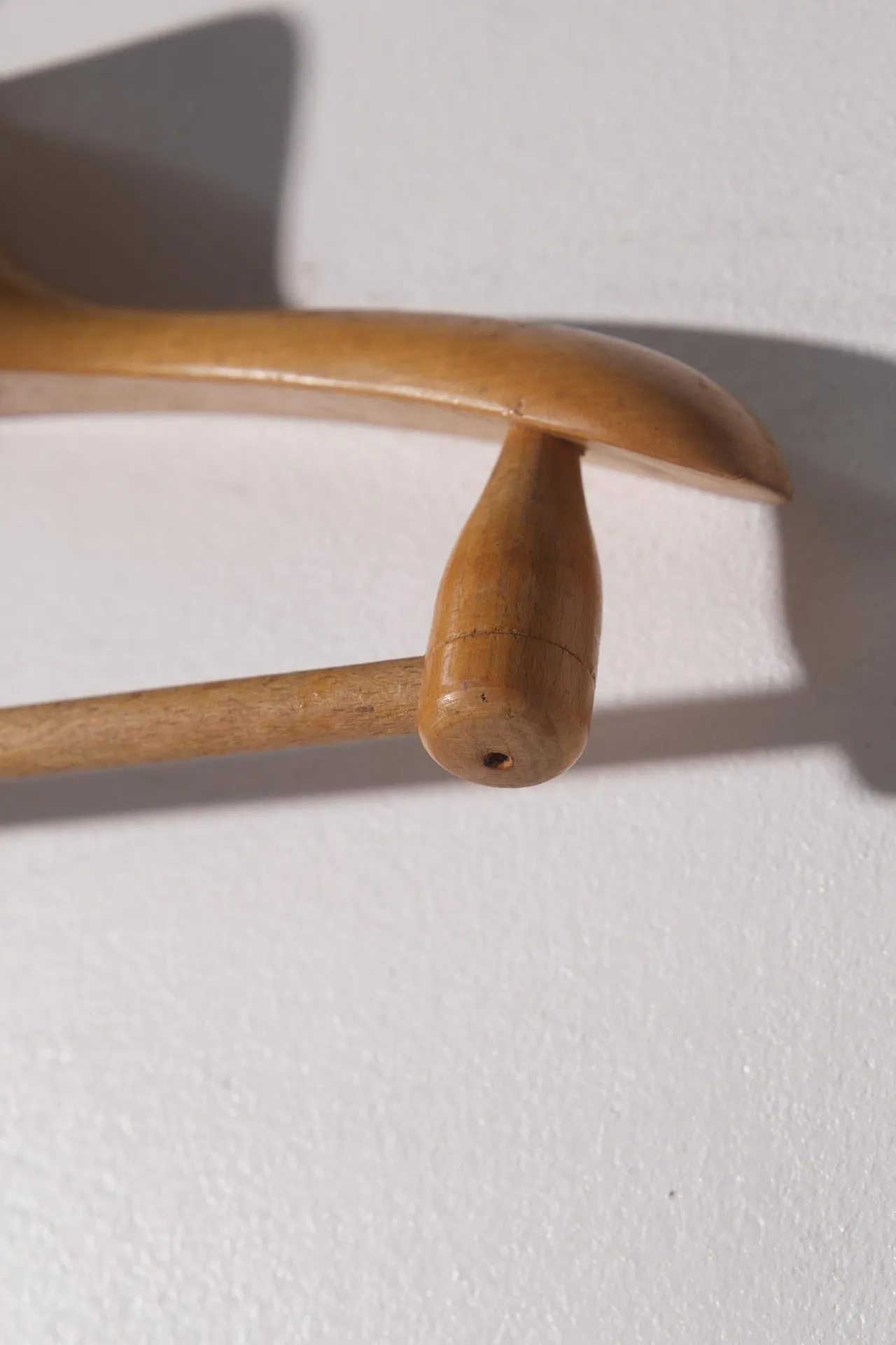 Wooden coat hangers, 1950s 14