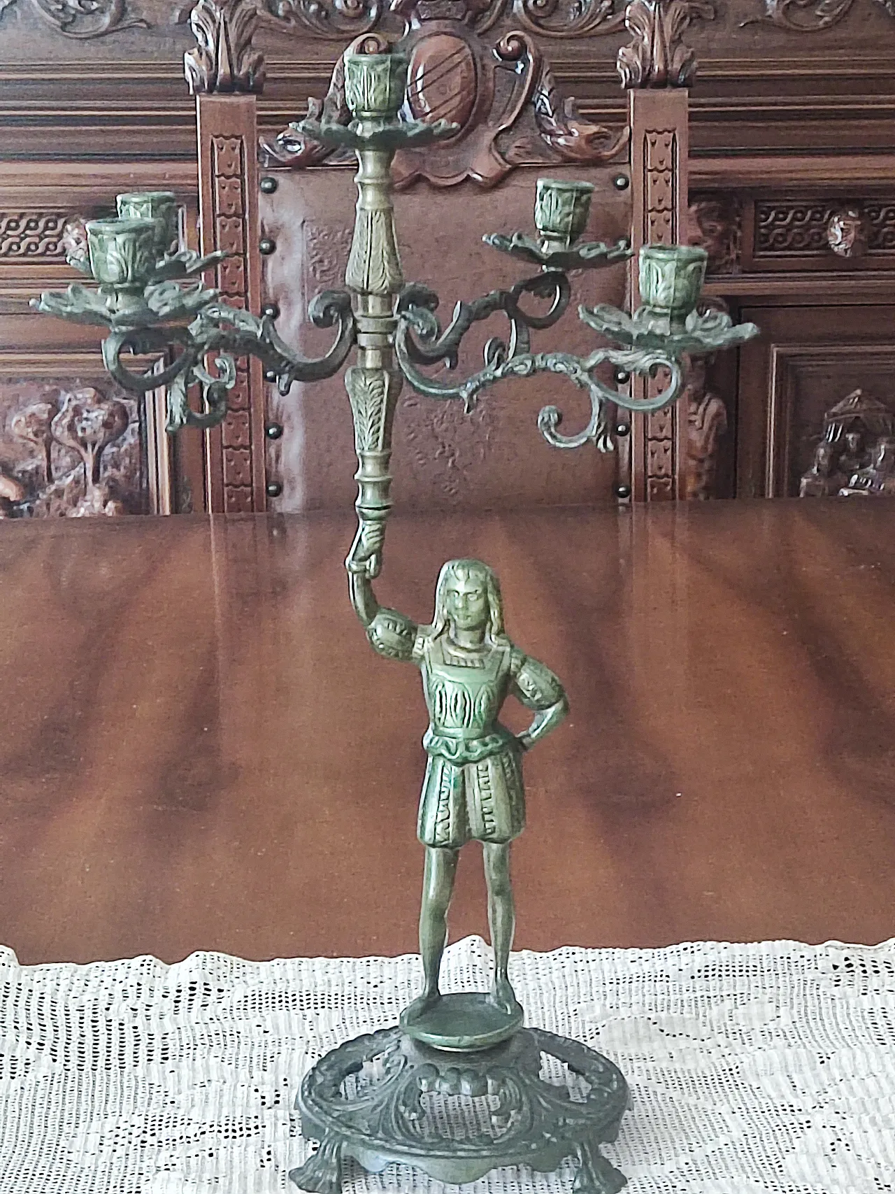 Five-light figurative candelabra in patinated bronze, 19th century 2