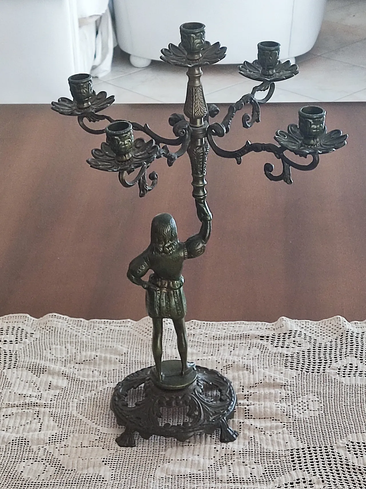 Five-light figurative candelabra in patinated bronze, 19th century 4