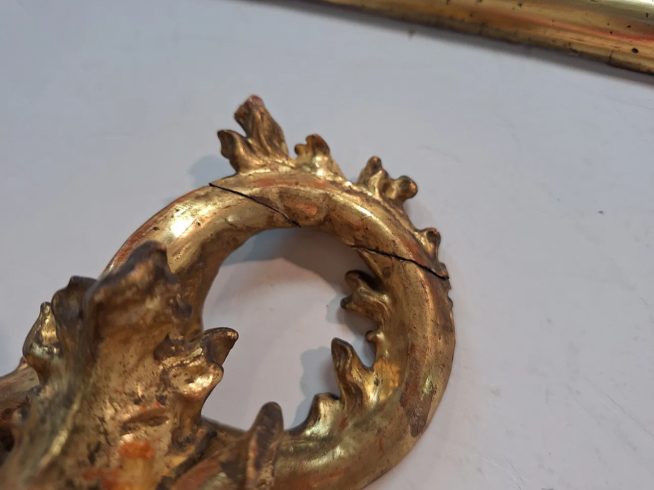 Gilded wooden dragon-shaped cymatium sculpture, late 19th century 4