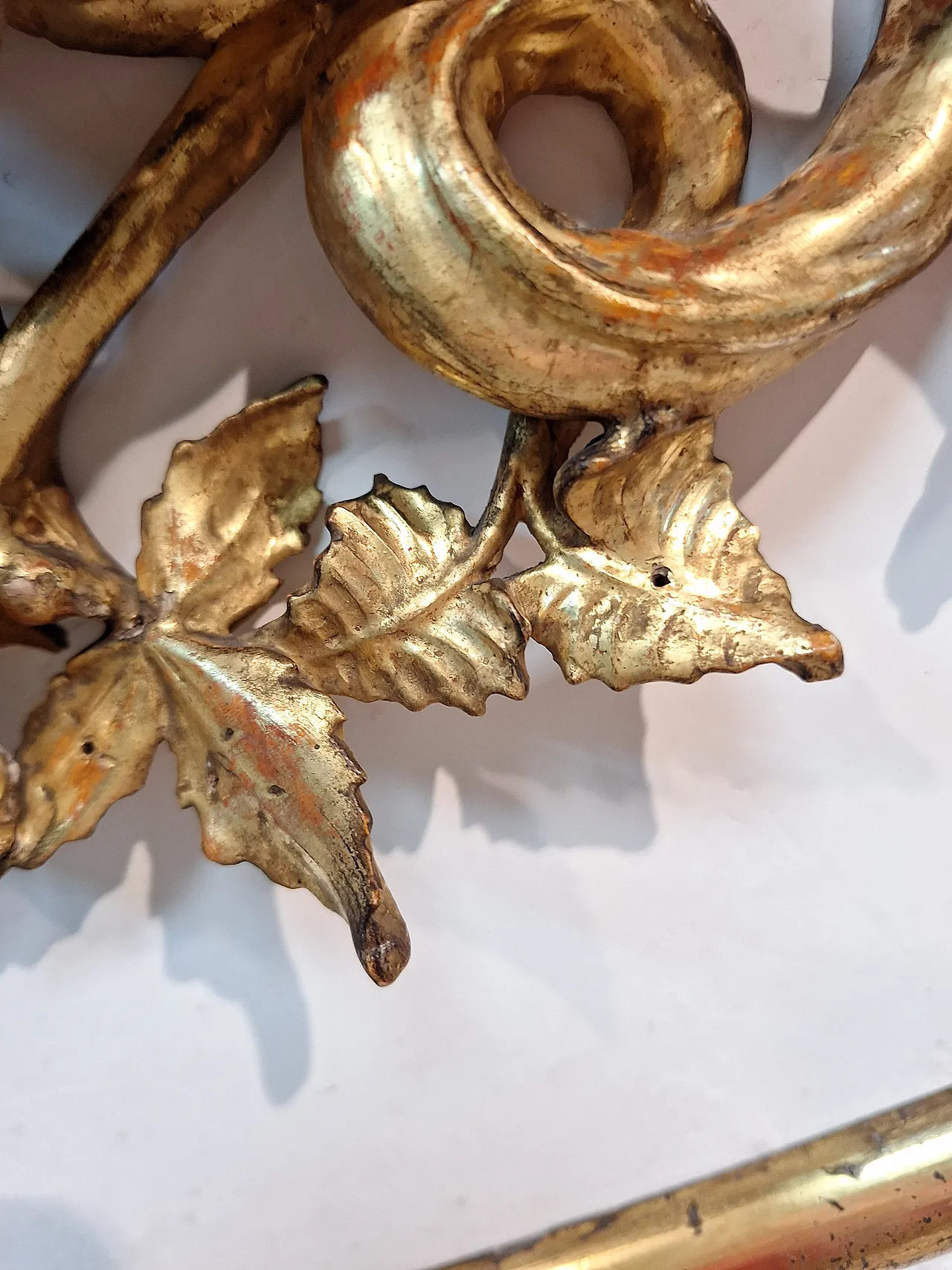 Gilded wooden dragon-shaped cymatium sculpture, late 19th century 8