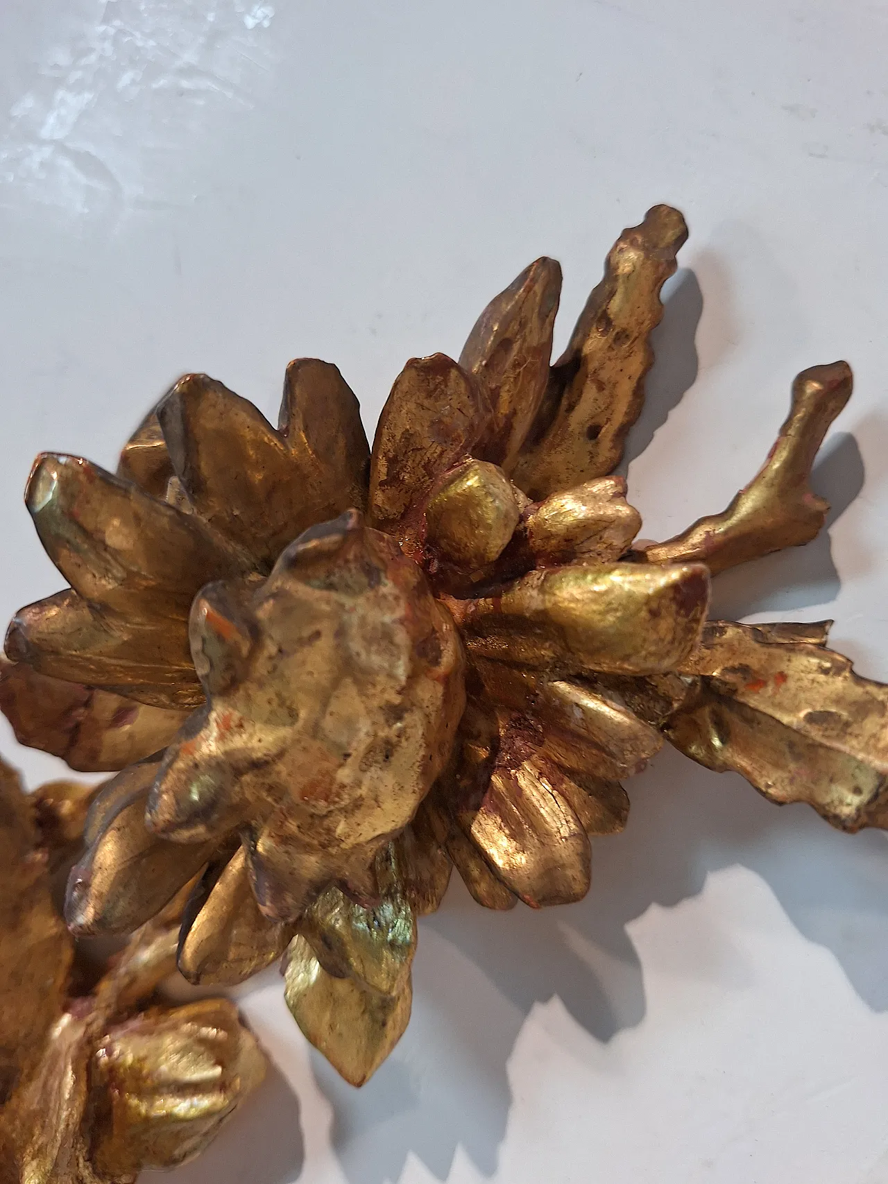 Gilded wooden dragon-shaped cymatium sculpture, late 19th century 20