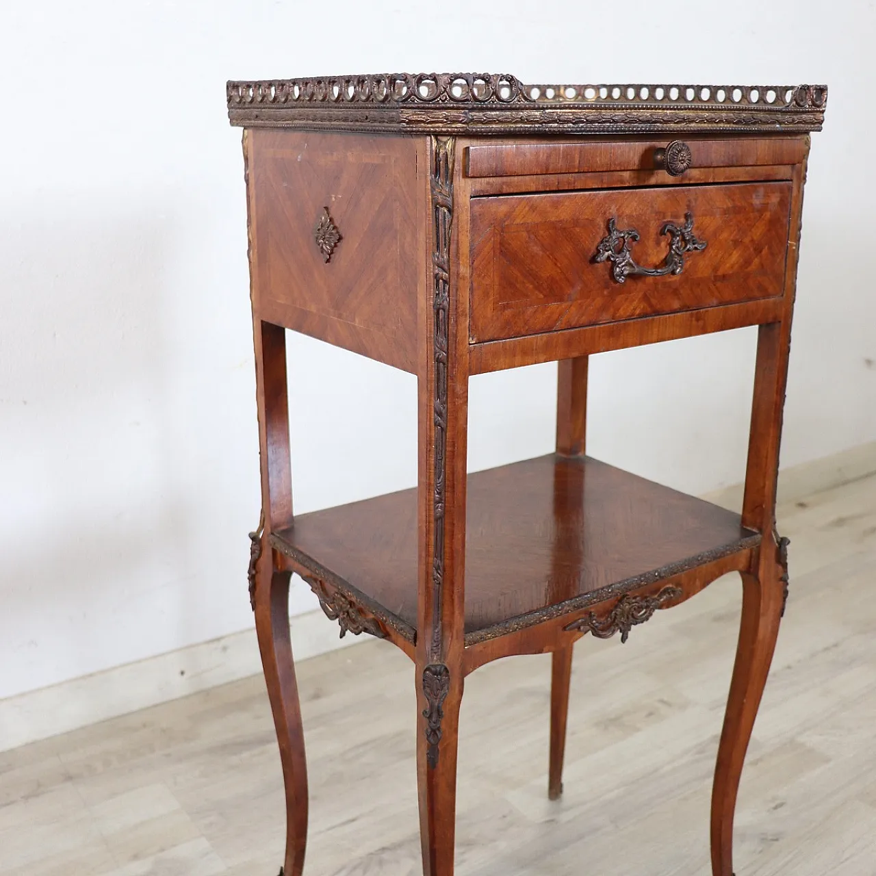 Refined late 19th century bedside table 10